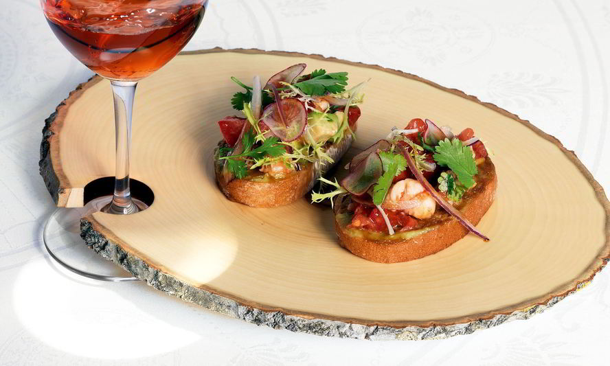 Рецепт брускетты с креветками и муссом из авокадо