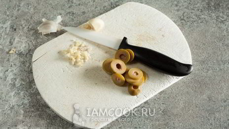 брускетта с оливковой пастой