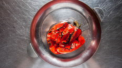 брускетта с печеным болгарским перцем