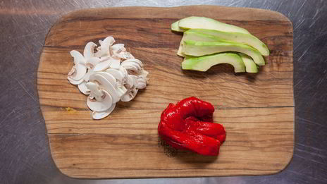 брускетта с печеным болгарским перцем