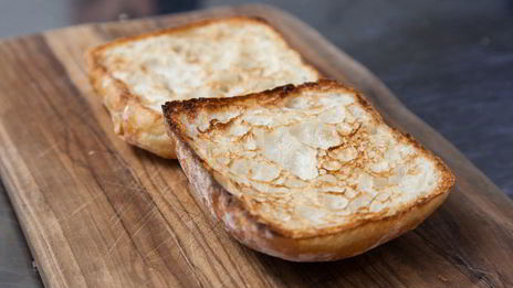 брускетта с печеным болгарским перцем