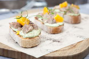 Брускетта с печенью трески