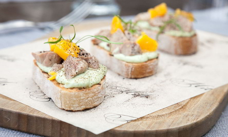 Рецепт брускетты с печенью трески