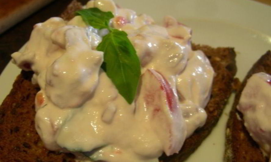 Рецепт брускетты с рикоттой, помидорами и базиликом