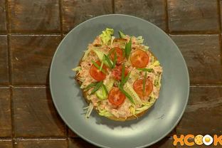 Брускетта с семгой