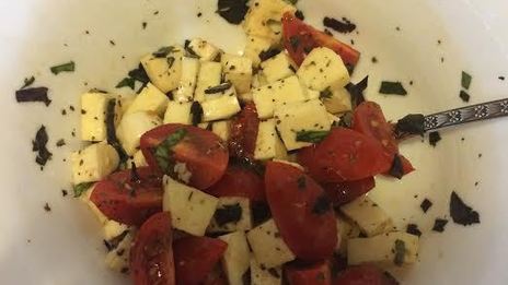 брускетта с сулугуни