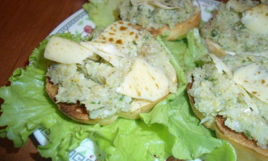 Рецепт брускетты с тапенадом из цветной капусты