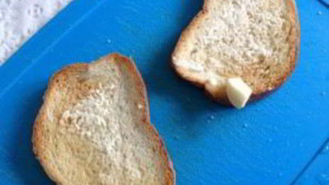 брускетта яично-луковая