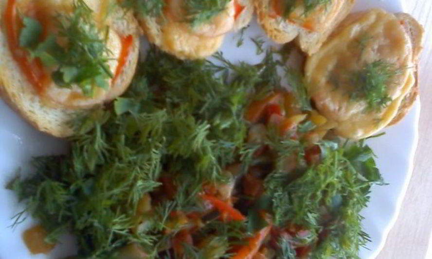 Рецепт горячих бутербродов с овощами и сыром