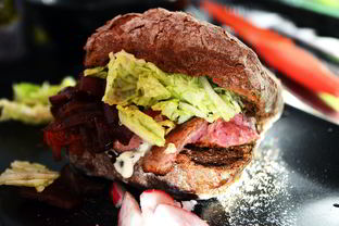 Бургер со стейком из говядины