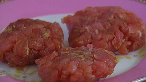 бургеры с котлетками из тунца и авокадо