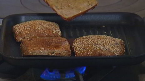 бургеры с котлетками из тунца и авокадо