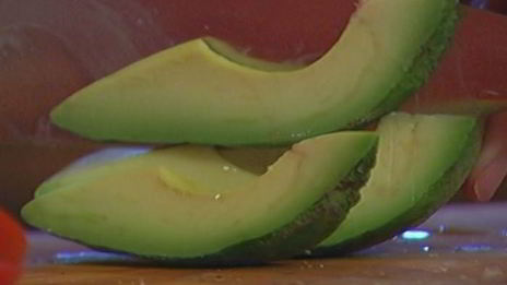 бургеры с котлетками из тунца и авокадо