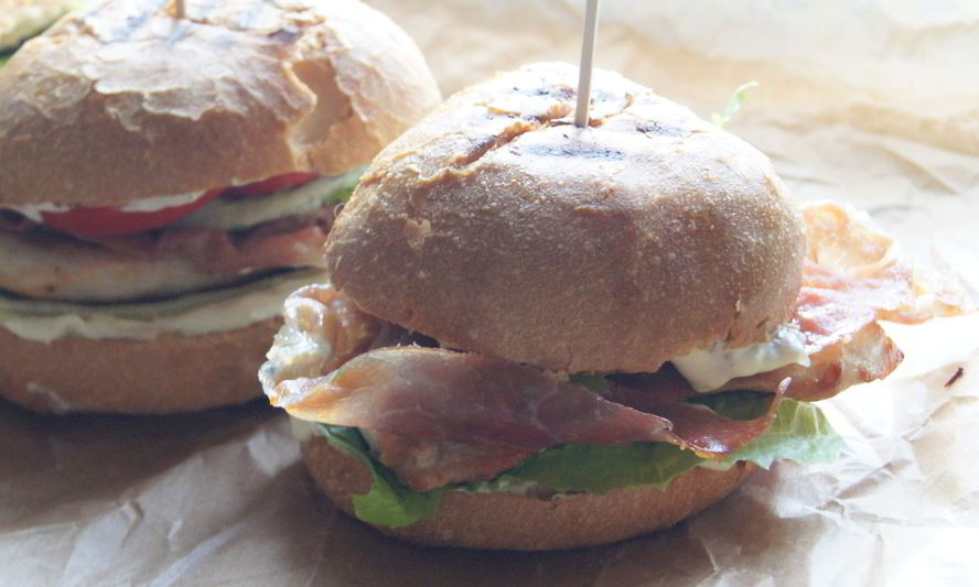 Рецепт бургеров с курицей и беконом