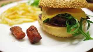 Бургеры с тушеным мясом