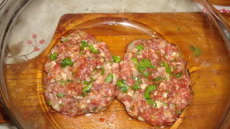 гамбургер из фарша и селедки