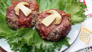 Гамбургер с белыми грибами