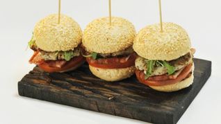 Гамбургер с картофельной котлетой