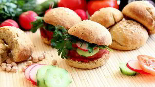 Гамбургеры овощные из нутовых булочек