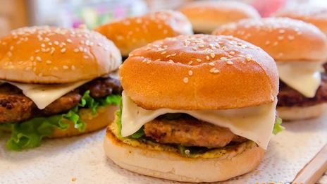 мясной бургер