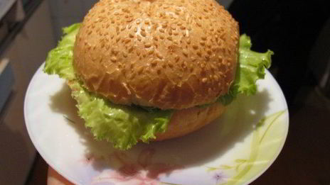 полезный чикенбургер с грейпфрутом