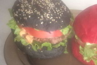 Stout бургер с сочной говядиной