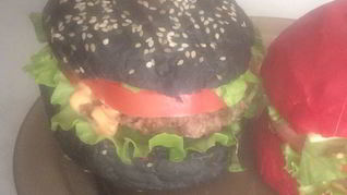 Stout бургер с сочной говядиной