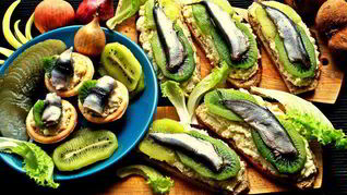 Бутерброд Килька, картошка, киви