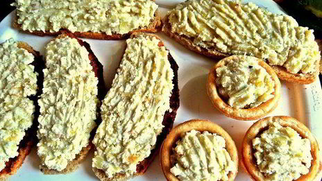 бутерброд килька, картошка, киви