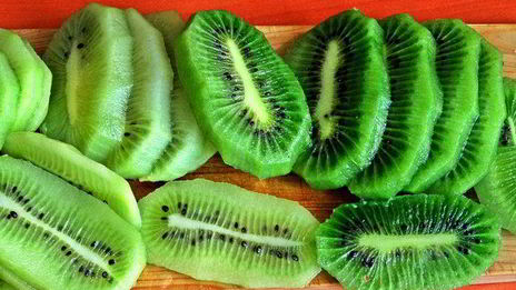 бутерброд килька, картошка, киви