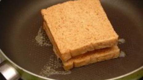 бутерброд с арахисовым маслом