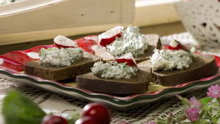 Бутерброд с творожной пастой