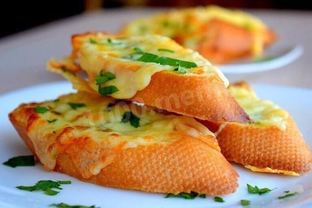 Бутерброды с чесноком и сыром