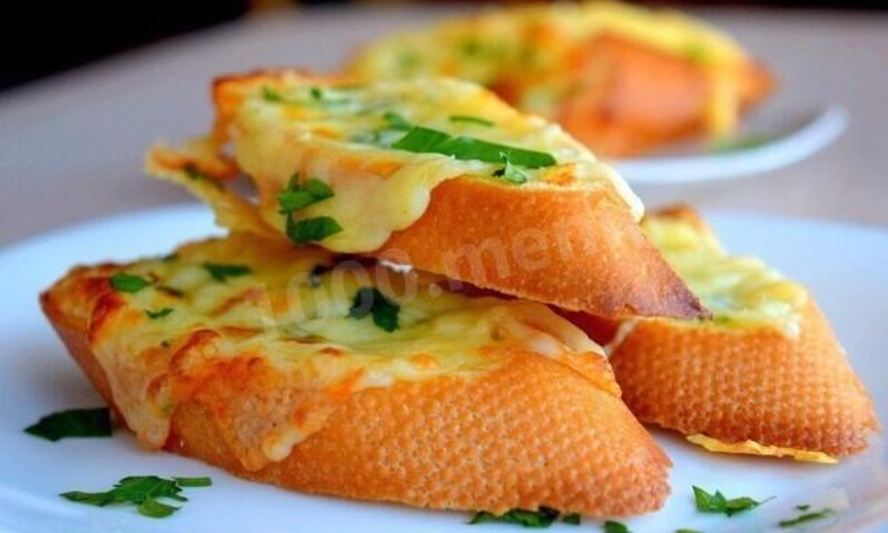 Рецепт бутербродов с чесноком и сыром