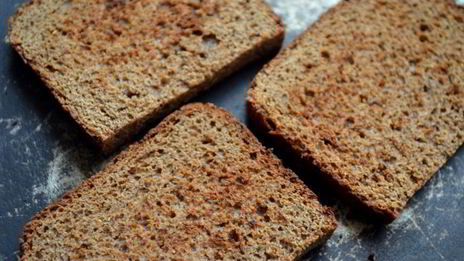 бутерброды с пастой из сельди