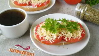 Бутерброды с сыром и помидорами