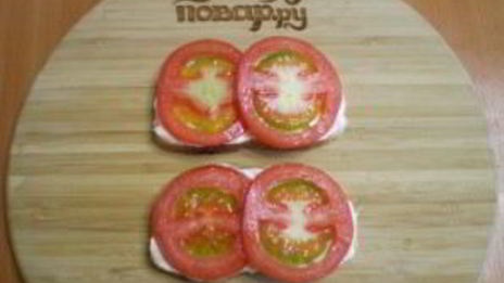 бутерброды с сыром и помидорами