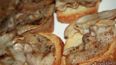 бутерброды с жареным беконом