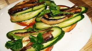 Бутерброды со шпротами