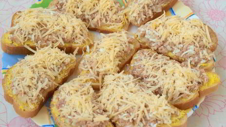 горячие бутерброды с тунцом