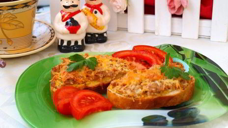 горячие бутерброды с тунцом