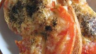 Горячий бутерброд с сыром и помидорами