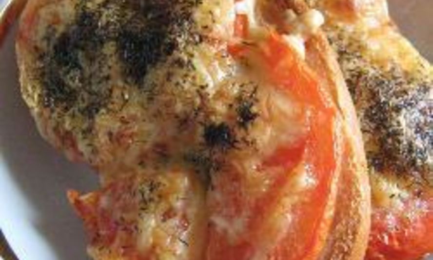 Рецепт горячего бутерброда с сыром и помидорами