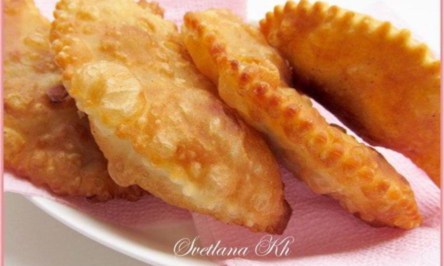 Рецепт чебуреков на минералке с пикантной начинкой