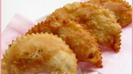 чебуреки на минералке с пикантной начинкой