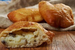 Чебуреки с грибами и картофелем