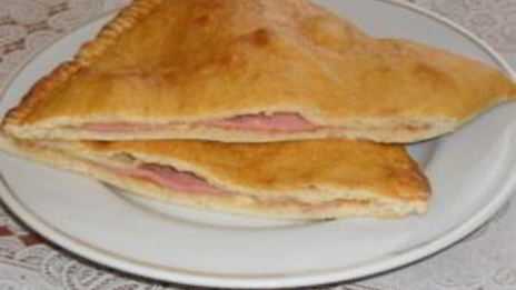 чебуреки с колбасой