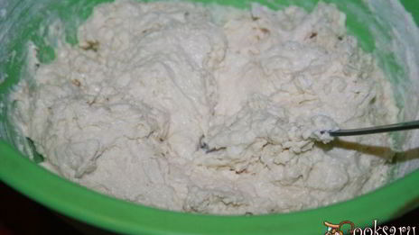 чебуреки с курицей и кислым яблоком на кефире