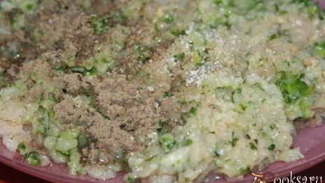 чебуреки с курицей и кислым яблоком на кефире