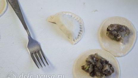 чебуреки с курицей